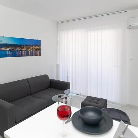 Xenia Apartament Novi Vinodolski