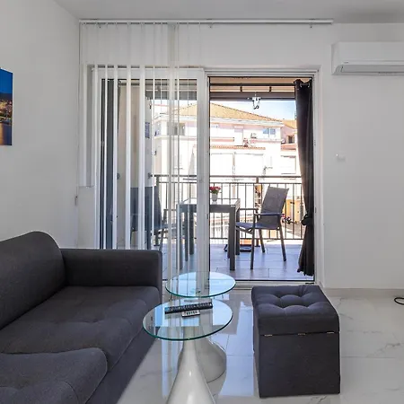 Xenia Apartament *